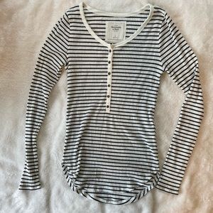Abercrombie & Fitch, long-sleeve fitted tee, black and white stripes.
